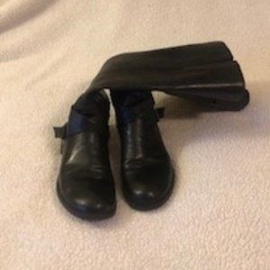 Flat, knee high classic leather riding boot